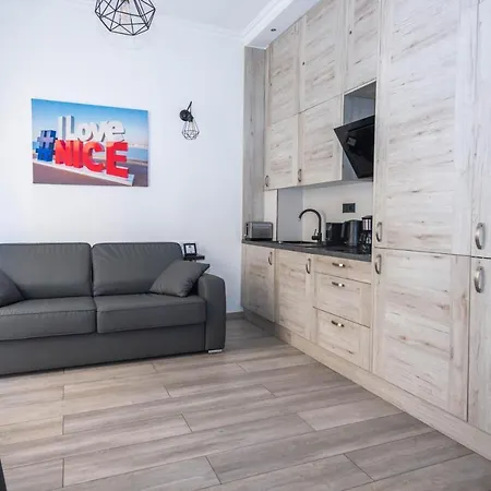 Centre Flat - Modern, Quiet And Brand New Lejlighed *