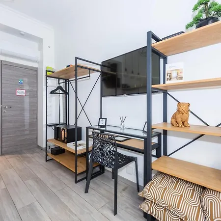 Apartment Centre Flat - Modern, Quiet And Brand New Nice