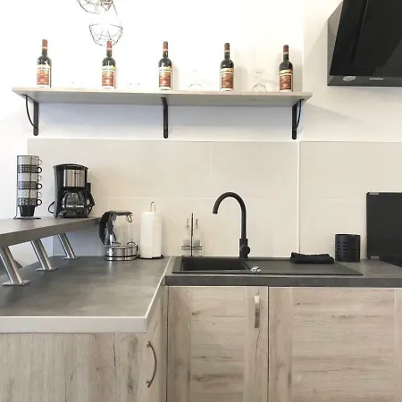 Apartment Centre Flat - Modern, Quiet And Brand New Nice