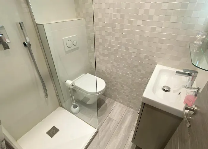 Centre Flat - Modern, Quiet And Brand New * Νίκαια