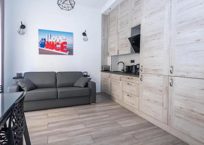 Centre Flat - Modern, Quiet And Brand New Διαμέρισμα *