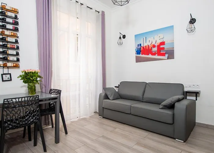 Centre Flat - Modern, Quiet And Brand New Apartamento Niza