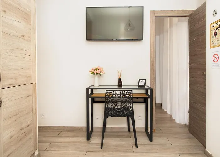 Centre Flat - Modern, Quiet And Brand New Apartamento Niza