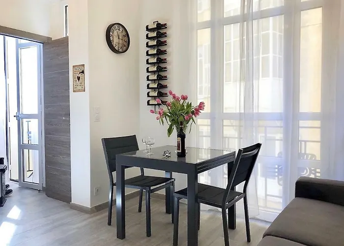 Centre Flat - Modern, Quiet And Brand New Νίκαια